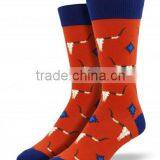 2016 Latest Fashion Design Absorbent Cotton Polyester Blend Young Men Fancy Dress Socks