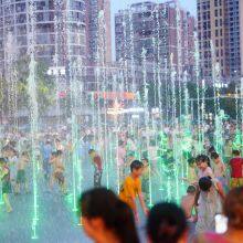 Dry Deck Fountain thumbnail-4