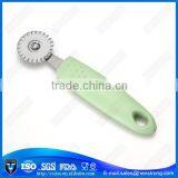 Reliable Quality Plastic Handle Round Pizza Cutter thumbnail-6