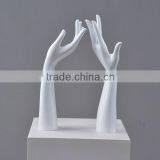 Plastic Mannequin Hands thumbnail-3