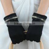 Stretching Soft Warm Woolen Gloves With Embelish thumbnail-1
