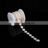 Made in China Beautiful White Acrystal Plastic Pearl Chain for Headwear Decoration in Bulk