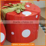 Custom Gift Box Fiberglass Window Display Props thumbnail-2