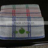 China Manufacture Hot Sale 100% Cotton Yarn Dyed Applique Embroidery Face Towel
