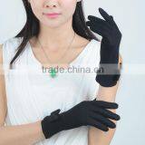 Spring New Collected Girls Woolen Gloves With Bowtie thumbnail-1