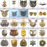 Shinning Gold Enemal Epoxy Painted Craft Pin Badge With Magnetic Sticker Packaging Box