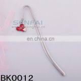 Love Pendant Bookmark Promotional Alloy Bookmark With Heart Pendant From Manufacturer