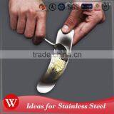 High Quality Food Grade Durable Garlic Press Stainless Steel thumbnail-5