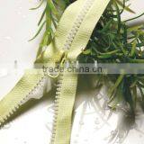 High Quality No.3 Fashion Garment Plastic Zipper thumbnail-1