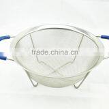 Stainless steel wide edge mesh basket with plastic handle