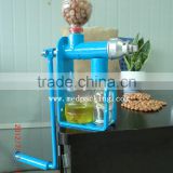 Manual Mini Seed Oil Expeller Oil Press thumbnail-1