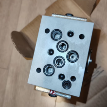 MOOG Servo Valve G631-3800B thumbnail-1