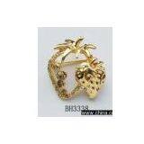 Brooch thumbnail-1