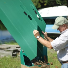 Reusable Corrugated Plastic Garden Chute – Leaf & Debris Collection Helper thumbnail-4