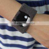Men and Women With Wristbands Wholesale thumbnail-4