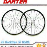 Outdoor Travel Equipment 28/32h 30mm Wide Road Bike Race Carbon Wheel thumbnail-1