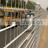Top Curvy Welded Steel Road Fence With Double Horizontal Wire