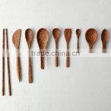 Natural Coconut Wood Serving Cutlery Set thumbnail-1