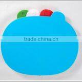 Plastic Oval Cutting Board thumbnail-3