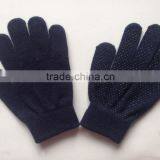 Ladies Camo Knitted Gripper Glove With Dots thumbnail-5