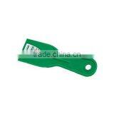 PLASTIC PUTTY KNIFE