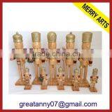 China Supplier Home Decor Art Minds Wooden Toy Soldier Nutcracker Figurines for Christmas thumbnail-1