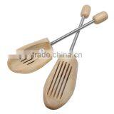 Hot Selling Shoe Tree Type Schima Wood Wooden Spring Shoe Tree thumbnail-2