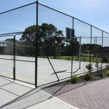 Galvanized Diamond-Mesh Chain Link Fence for Basketball Court Protection thumbnail-5
