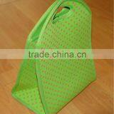 2016 Latest Design Neoprene Green Kids Insulated Lunch Bag,with Cute Small Red Dots Printing thumbnail-1