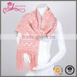 2016 latest pink jacquard weave eco-friendly fashionable knitting scarf