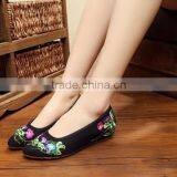 Women Casual Slip on Old Beijing Shoes Pointed Toe Chinese Flower Embroidered Ladies Cotton Canvas Flats Good Quality No Logos thumbnail-2