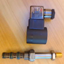 Four-Way Hydraulic Cartridge Solenoid Valve With Directional & Pressure Control 250 Bar Max Pressure 1/4 in Port SV-08-4NC thumbnail-5