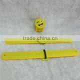 China Factory Silicone Emoji Slap Bracelet Pvc Emoji Snap Bracelet thumbnail-2