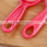 Plastic Handle Good Quality Stainless Steel Vegetable and Fruit Peeler thumbnail-5