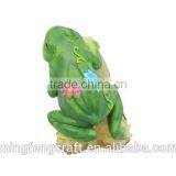 Hot Selling Garden Decor Animated Resin Frog Solar Light thumbnail-3
