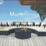 U Shaped Sectional Curved Sofa thumbnail-1