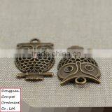 Wholesale 32*19mm Zinc Alloy Hollow Out Ancient Bronze Owls Pendant thumbnail-2