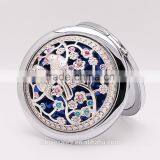 Metal Hollow Out Folding Pocket Mirror thumbnail-3
