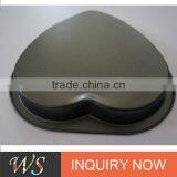 9-Inch Non-Stick Heart Pan thumbnail-1