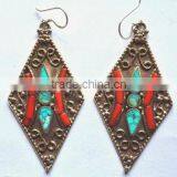 White Metal Ear Ring thumbnail-1