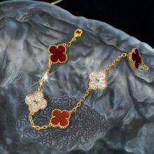 VCA 18K Gold Red Agate Bracelet thumbnail-3