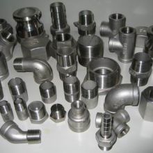 Stainless steel threaded pipe fitting