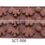 2016 Hot sale food grade FDA and LFGB dinosaur shape silicone chocolate mould and ice cube tray