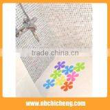 Flower Shaped Plastic Bathroom Floor Mat thumbnail-4