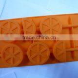 Silicone Shaped Ice Cube Tray thumbnail-2
