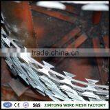 Low Price Concertina Coil Type Razor Barbed Wire Mesh Fence thumbnail-2