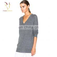 Базовые модели вязаной свитшота на всю рукавницу для женщин с V-образным вырезом thumbnail-2