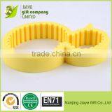 Cute Little Duck Silicone Wine Bottle Opener thumbnail-2