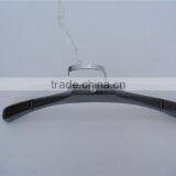 HEAD15 Inch Plastic Hanger Cheap in Blackr and Square Hook for Garment Wholesale thumbnail-3