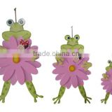 Easter Wooden frog with flower hanging ornaments for home decoration